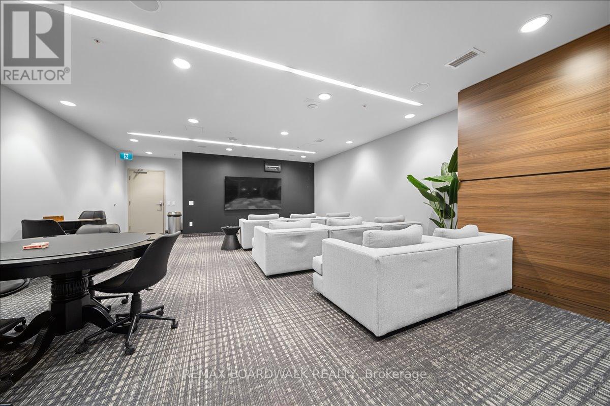 3705 - 805 Carling Avenue