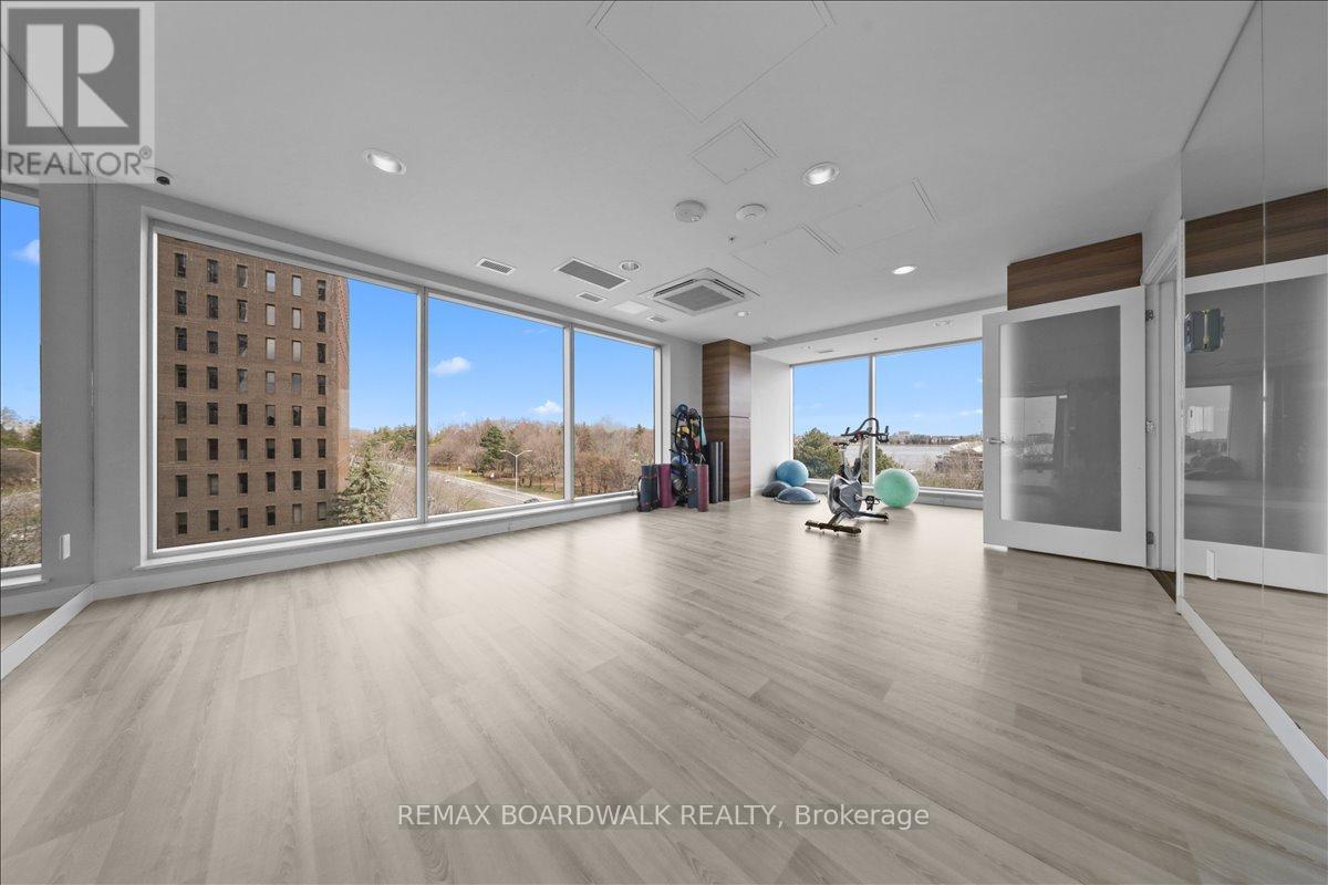 3705 - 805 Carling Avenue