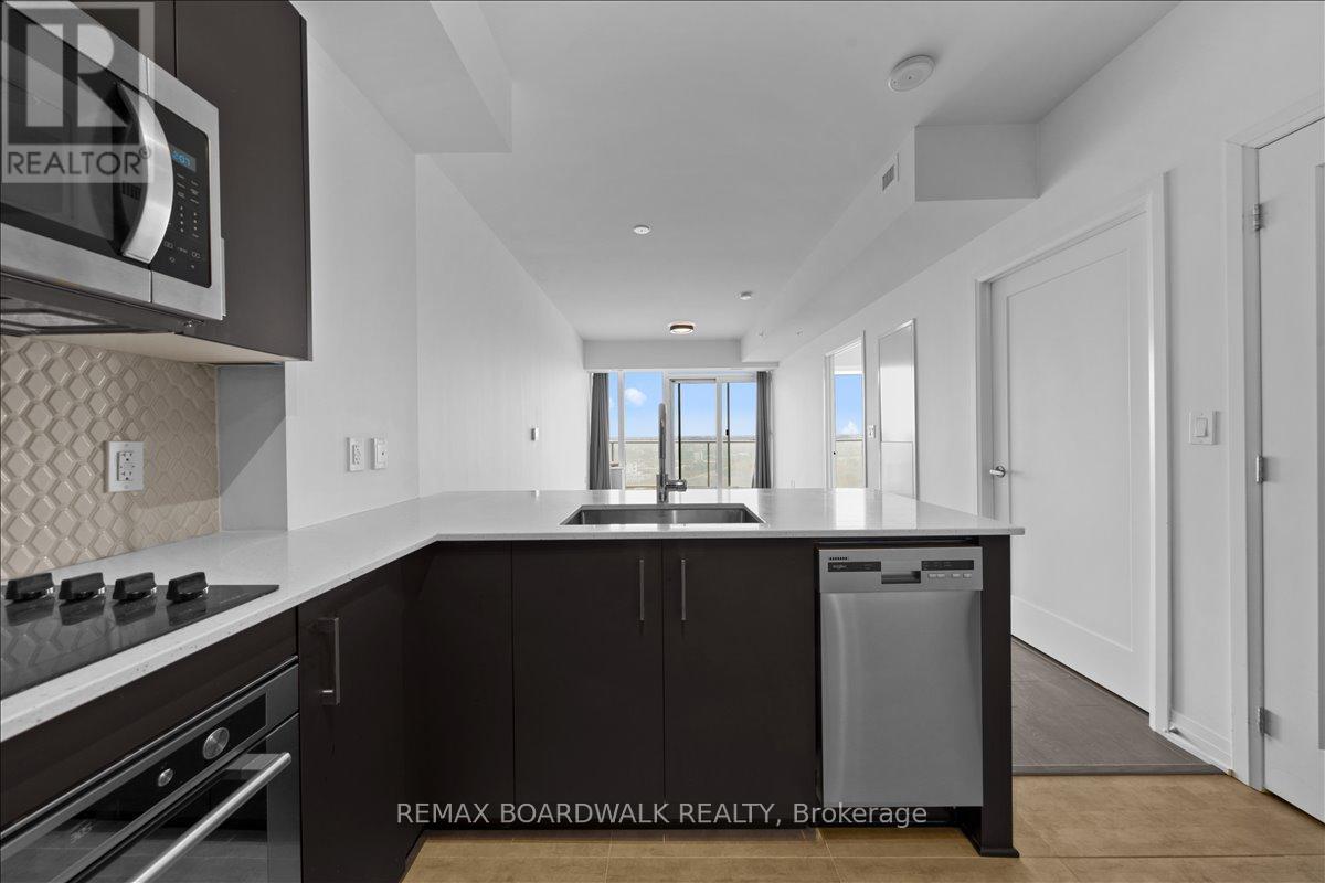 3705 - 805 Carling Avenue