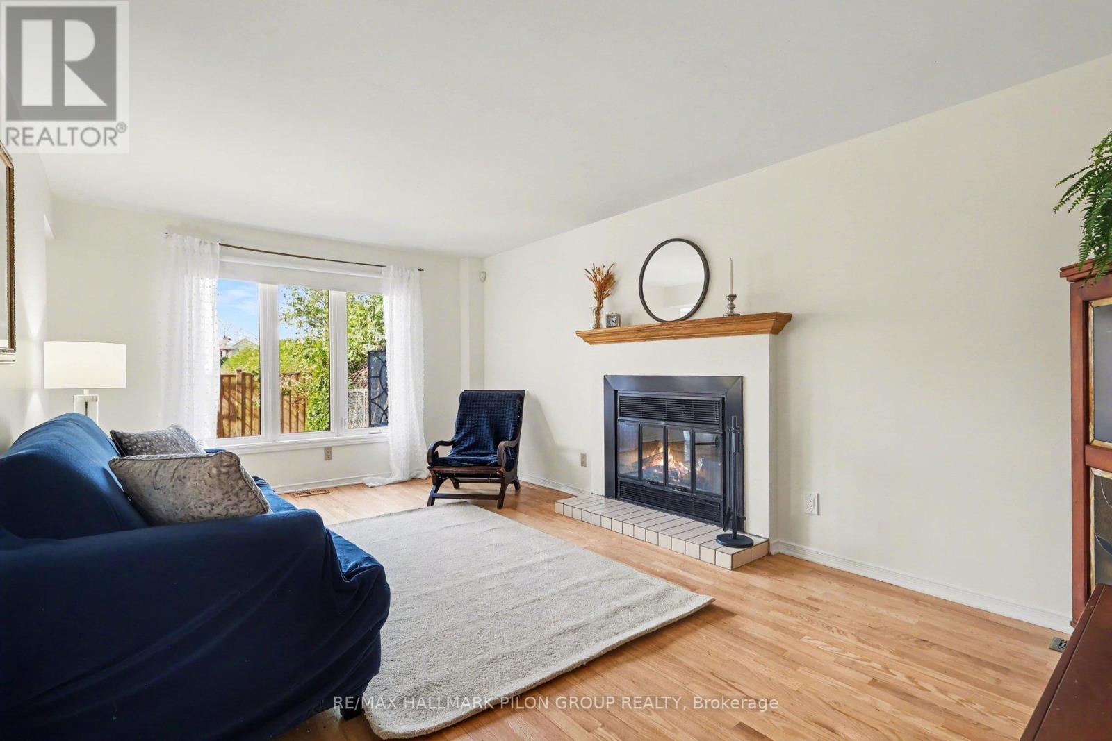 1709 Sansonnet Street