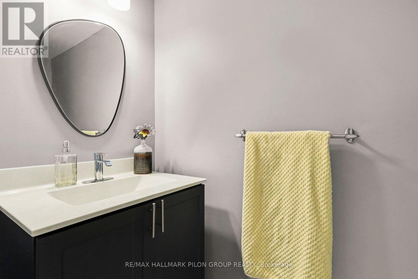 1709 Sansonnet Street