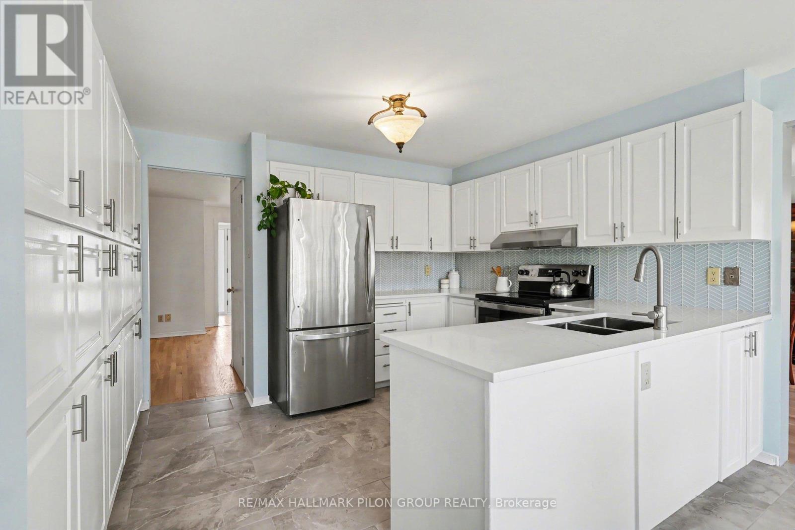 1709 Sansonnet Street