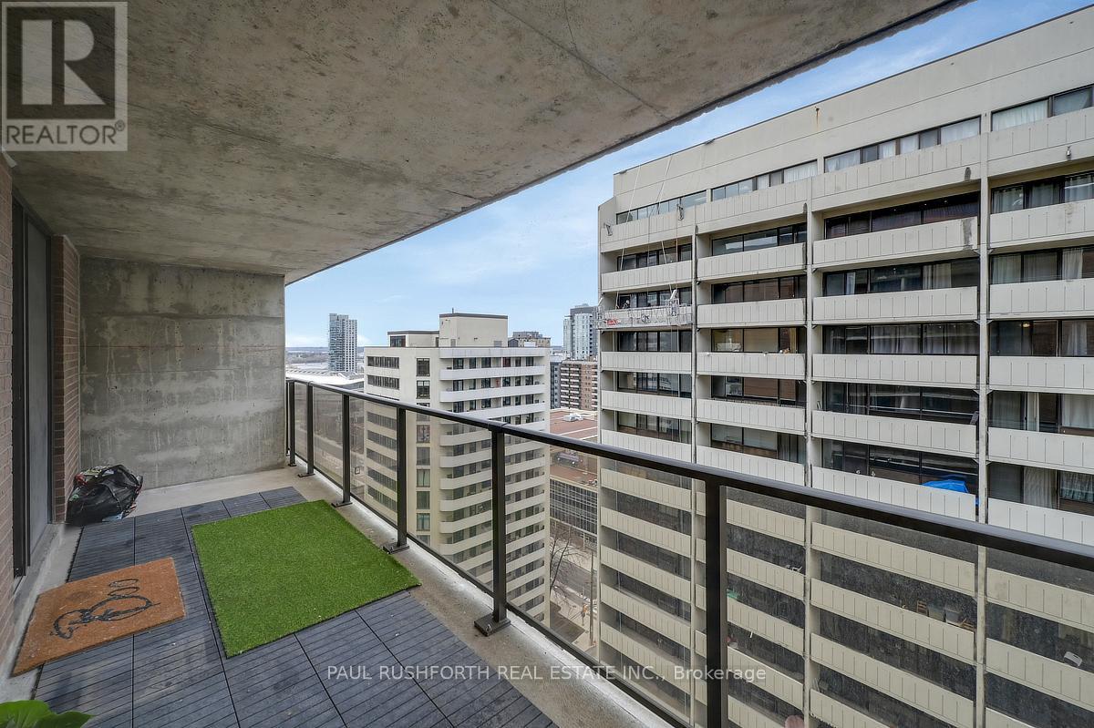 1703 - 475 Laurier Avenue W