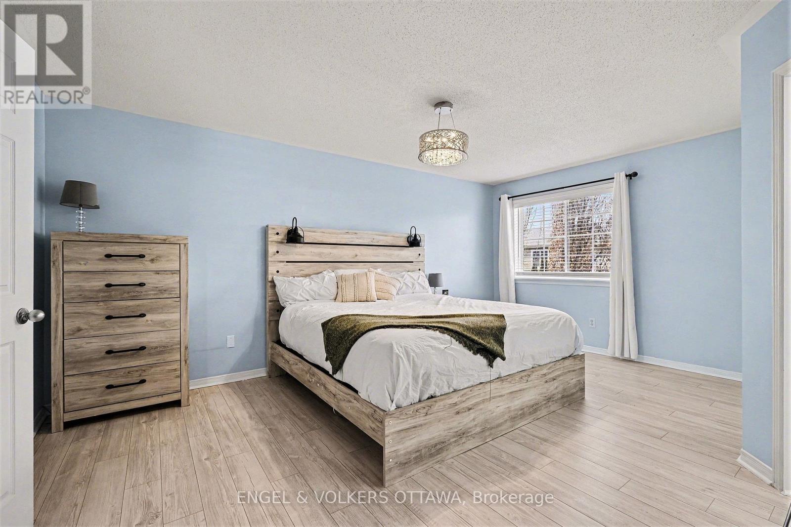 135 Lockhaven Private