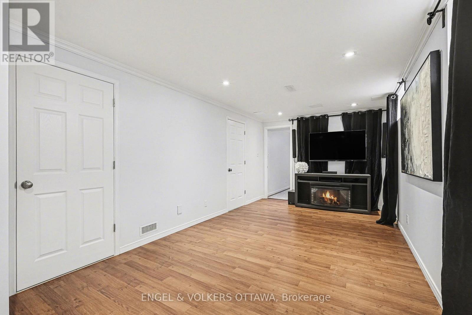 135 Lockhaven Private