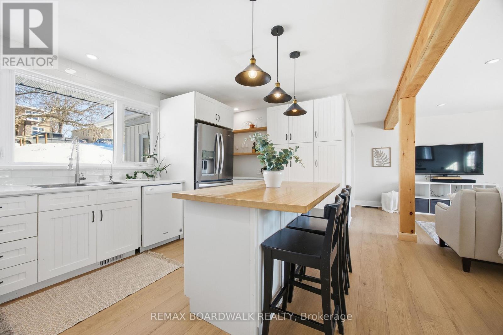 256 Mitcheson Street