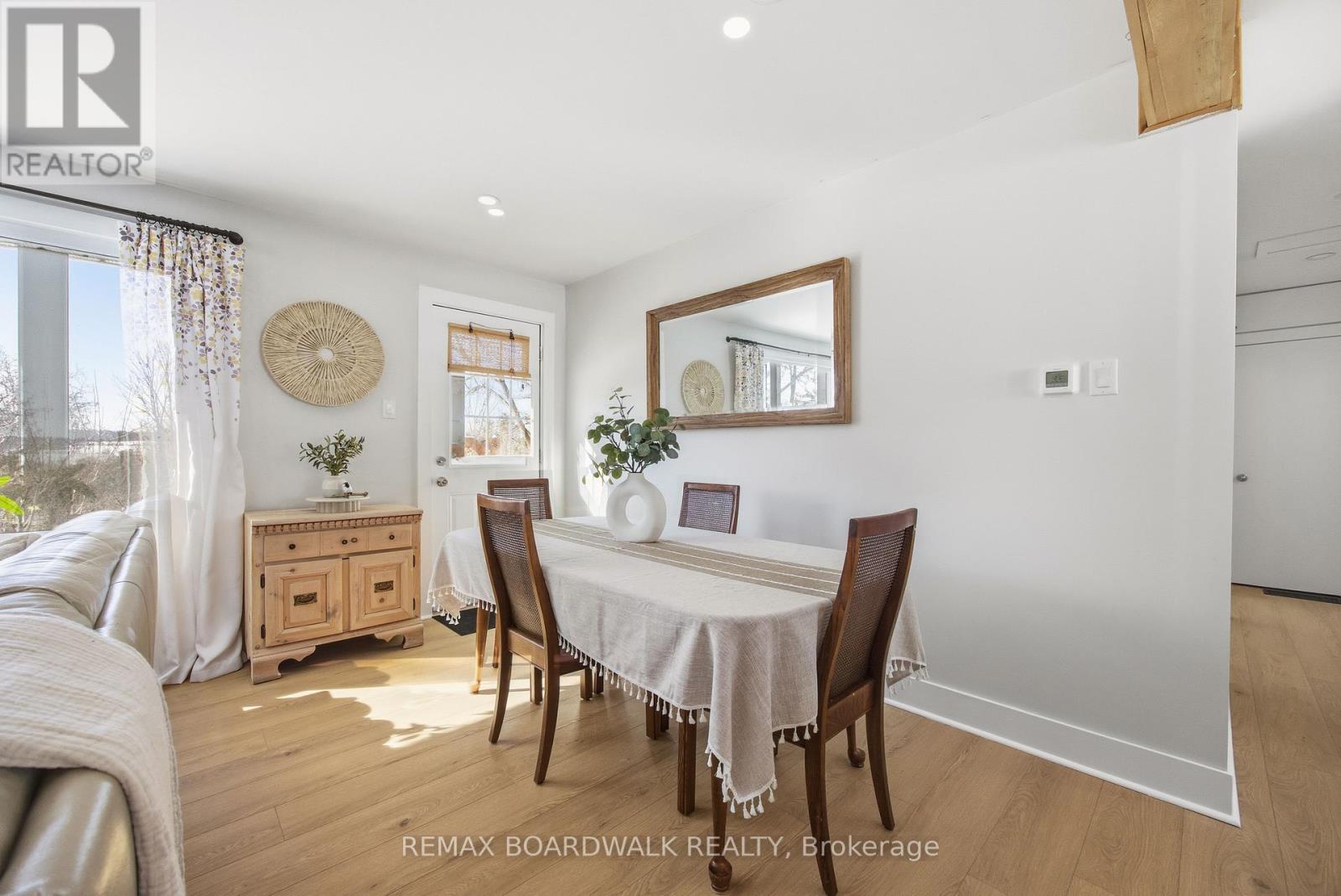 256 Mitcheson Street