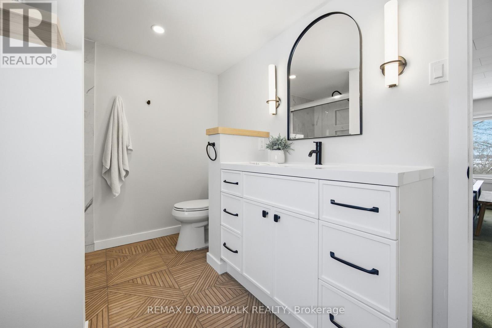 256 Mitcheson Street