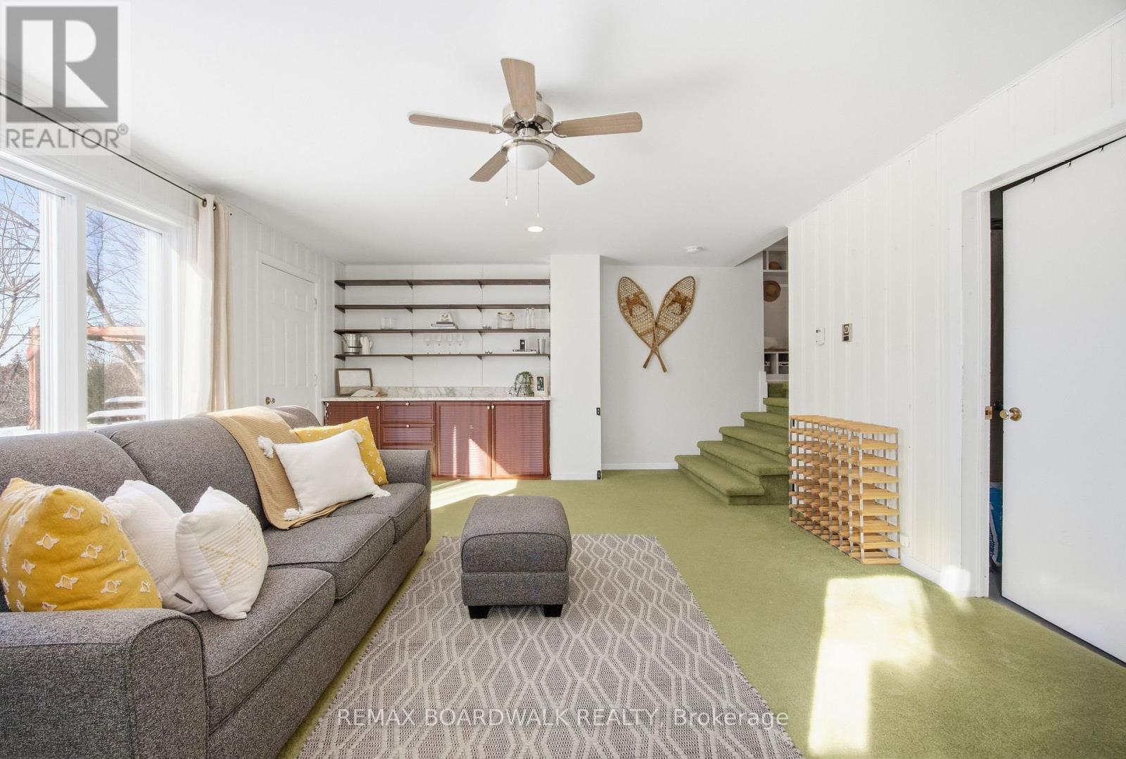 256 Mitcheson Street