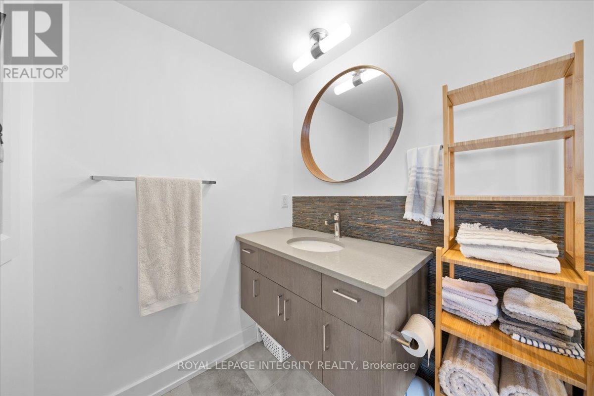 204 - 150 Greenfield Avenue