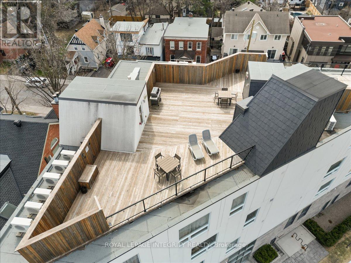 204 - 150 Greenfield Avenue