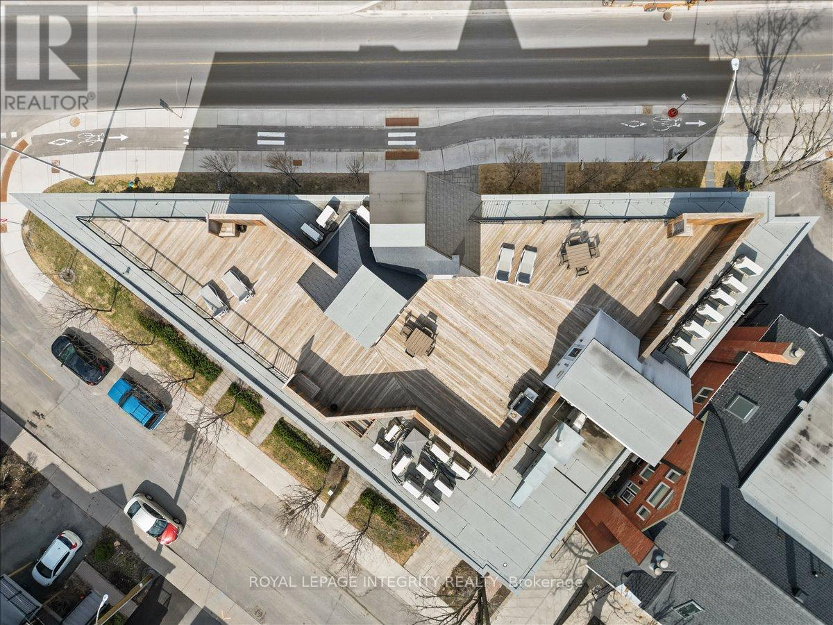 204 - 150 Greenfield Avenue