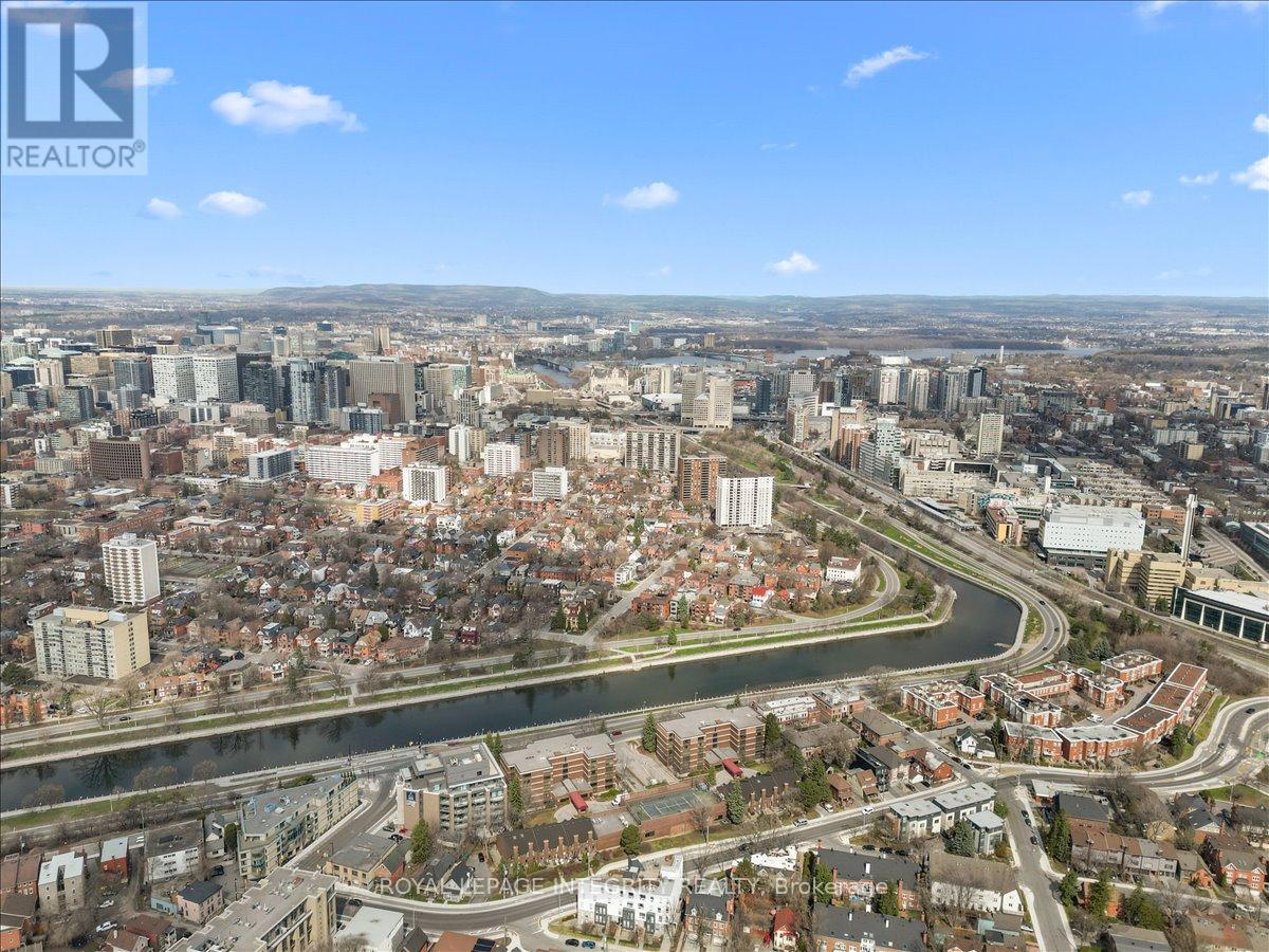 204 - 150 Greenfield Avenue