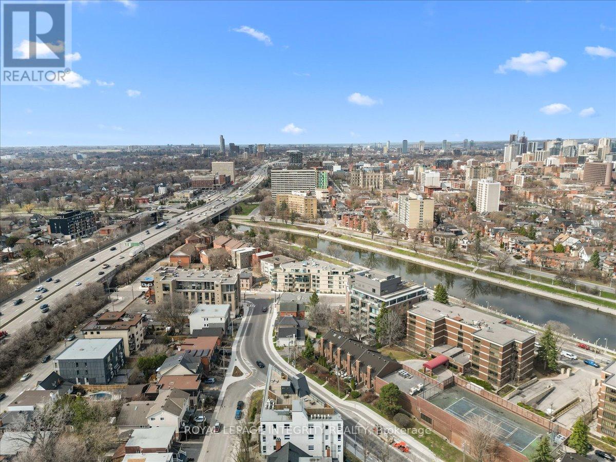 204 - 150 Greenfield Avenue