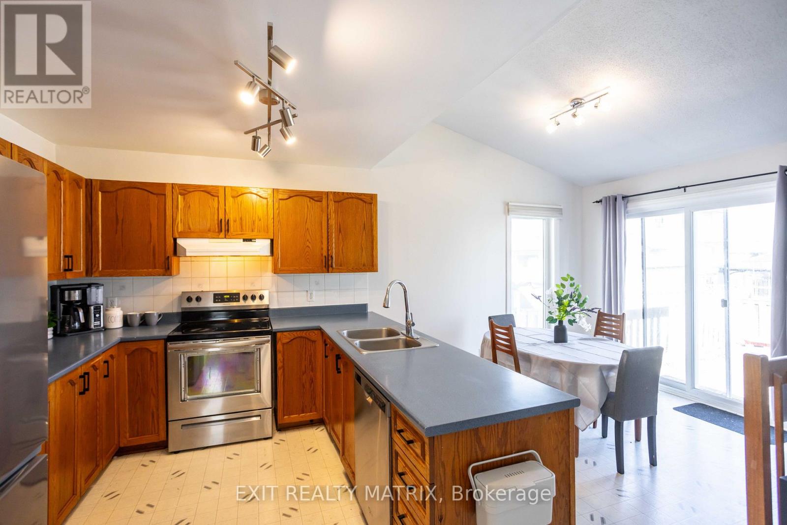 1458 Shawinigan Street