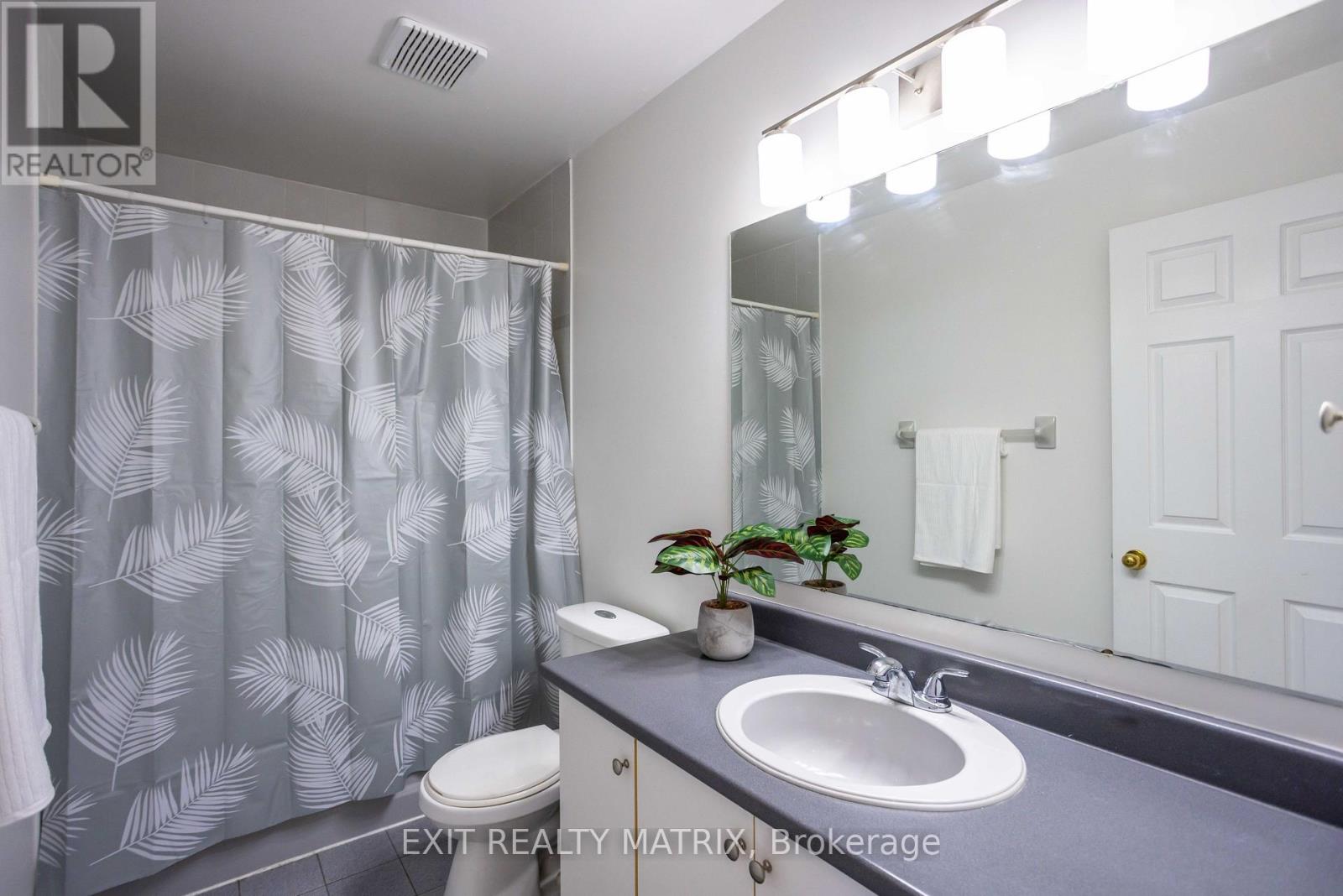 1458 Shawinigan Street