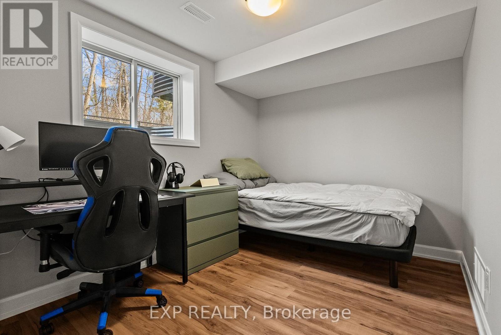 419 Clubtail Private