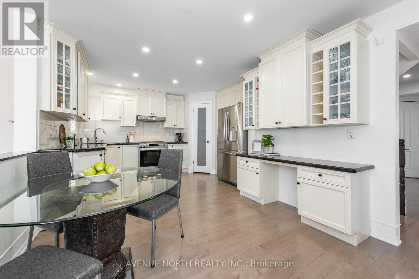 3028 Courtyard Crescent