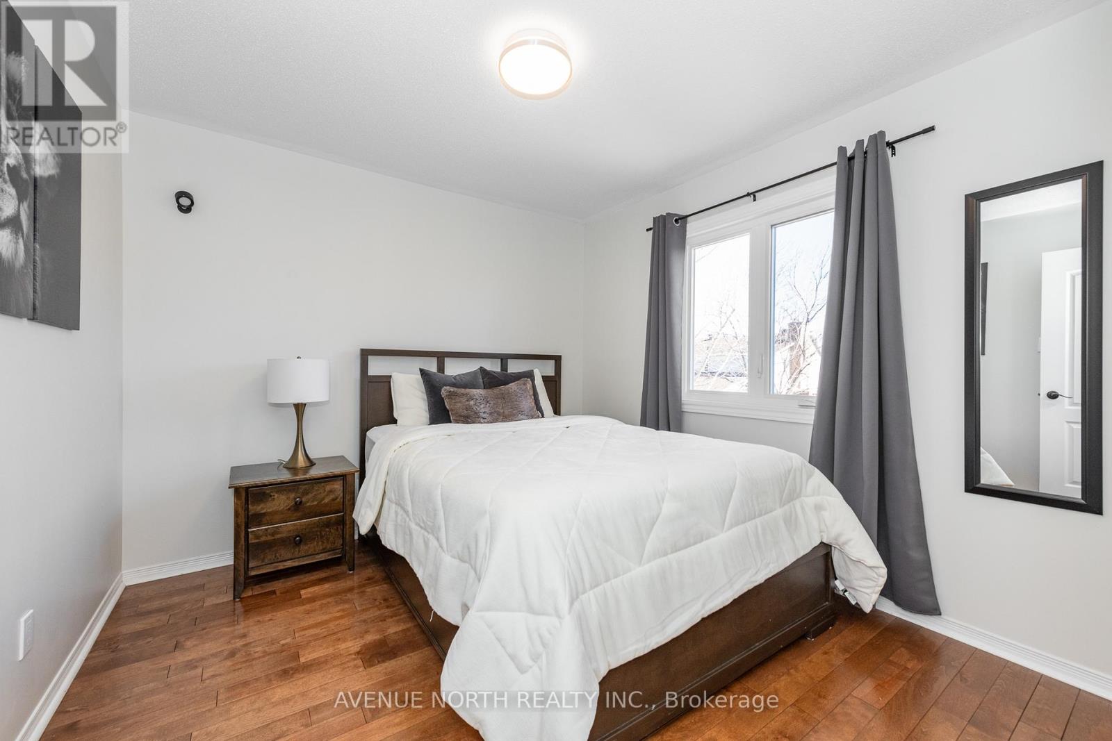 3028 Courtyard Crescent