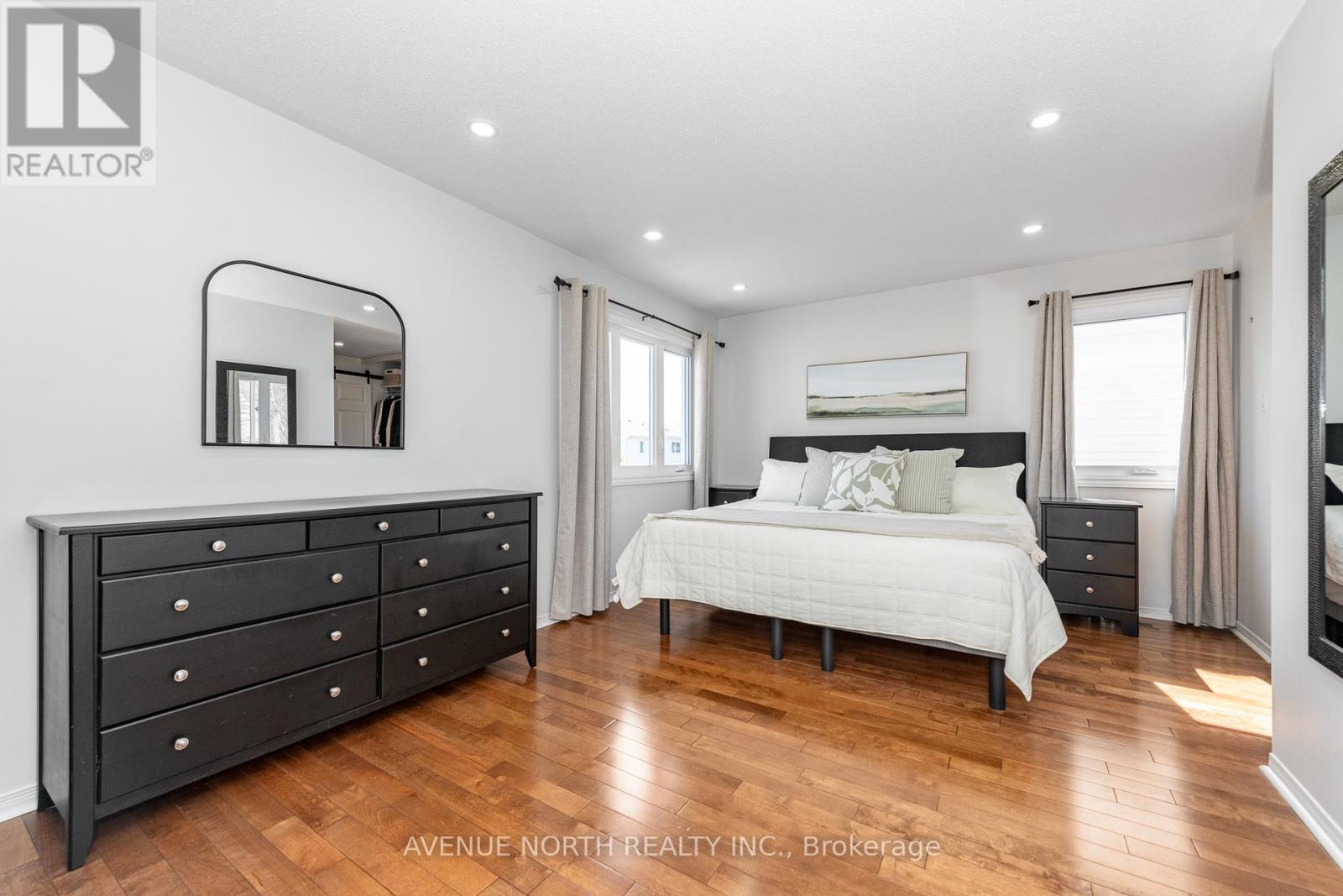 3028 Courtyard Crescent