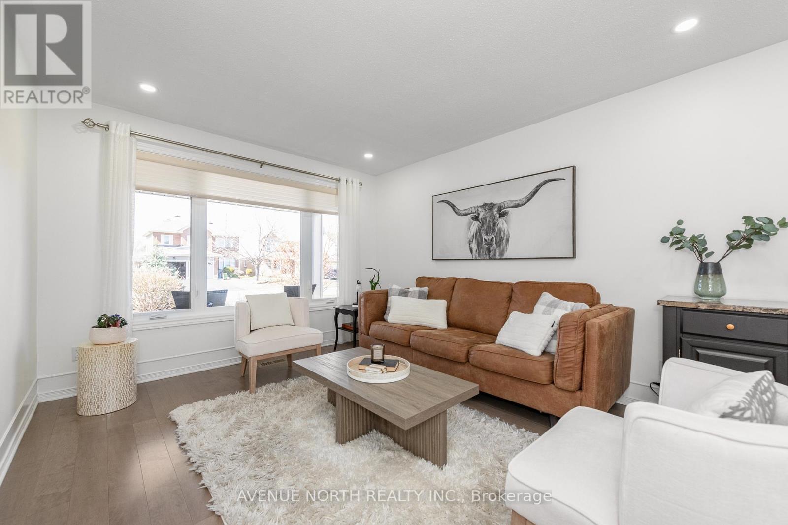 3028 Courtyard Crescent