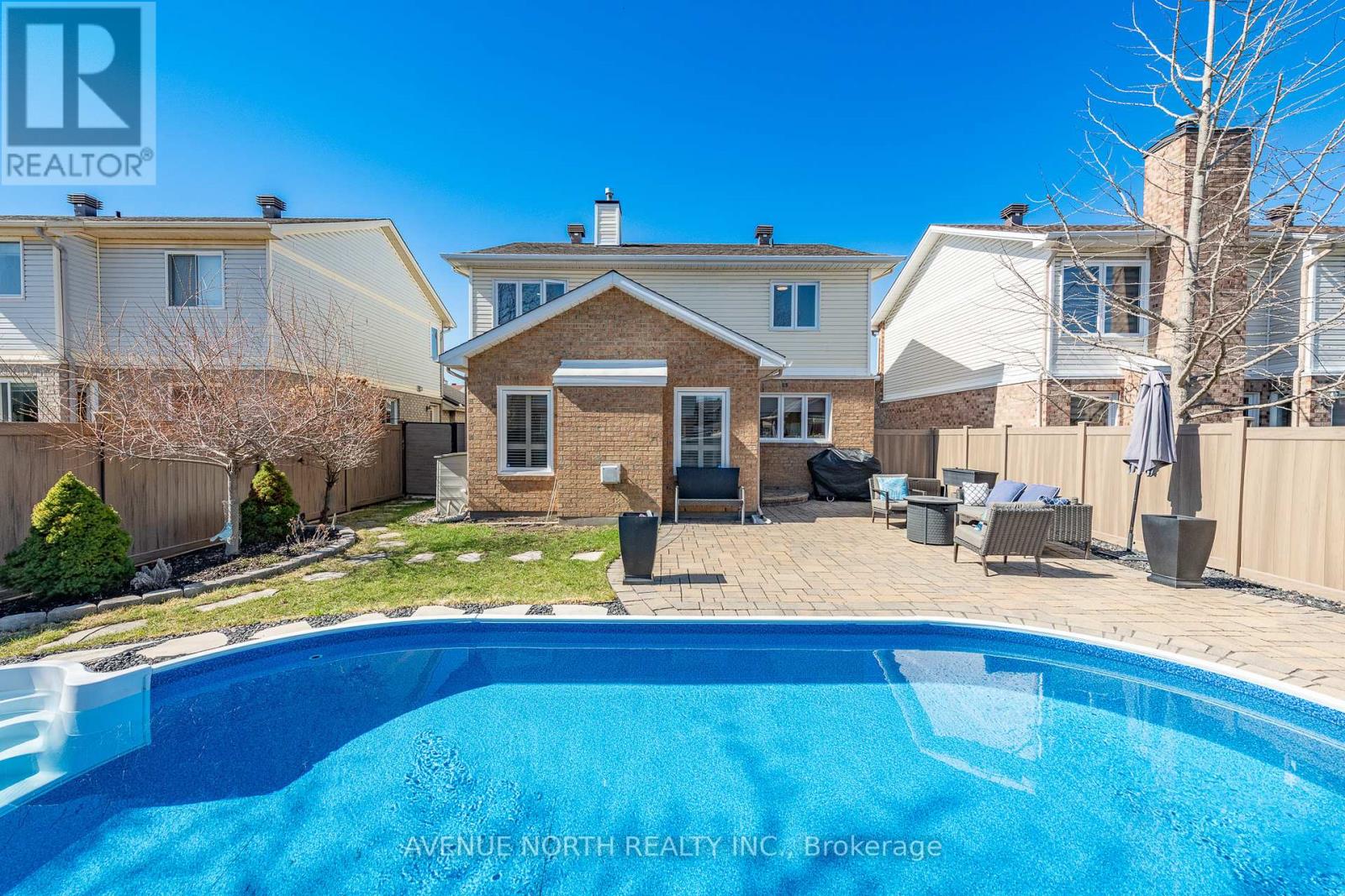 3028 Courtyard Crescent