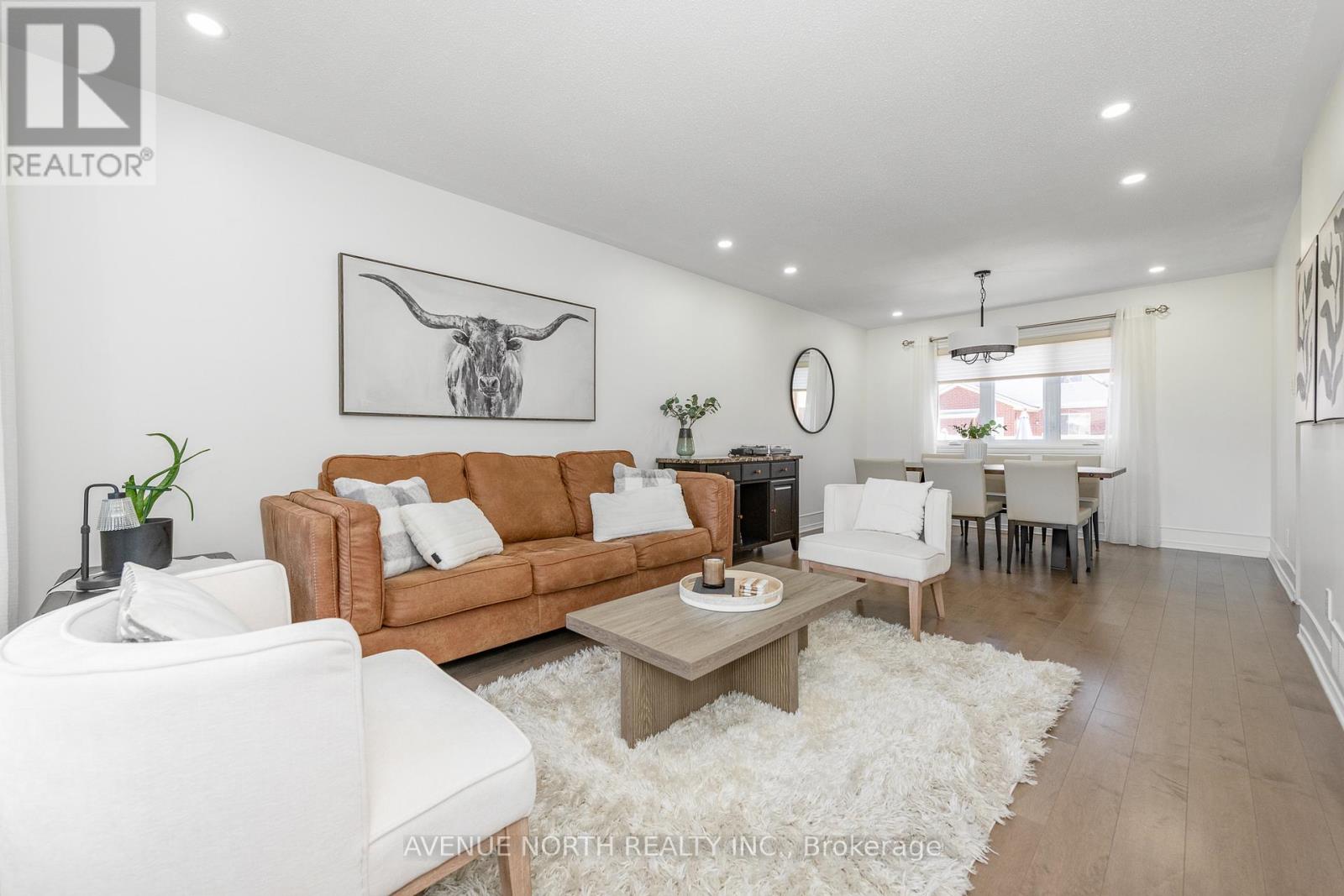 3028 Courtyard Crescent