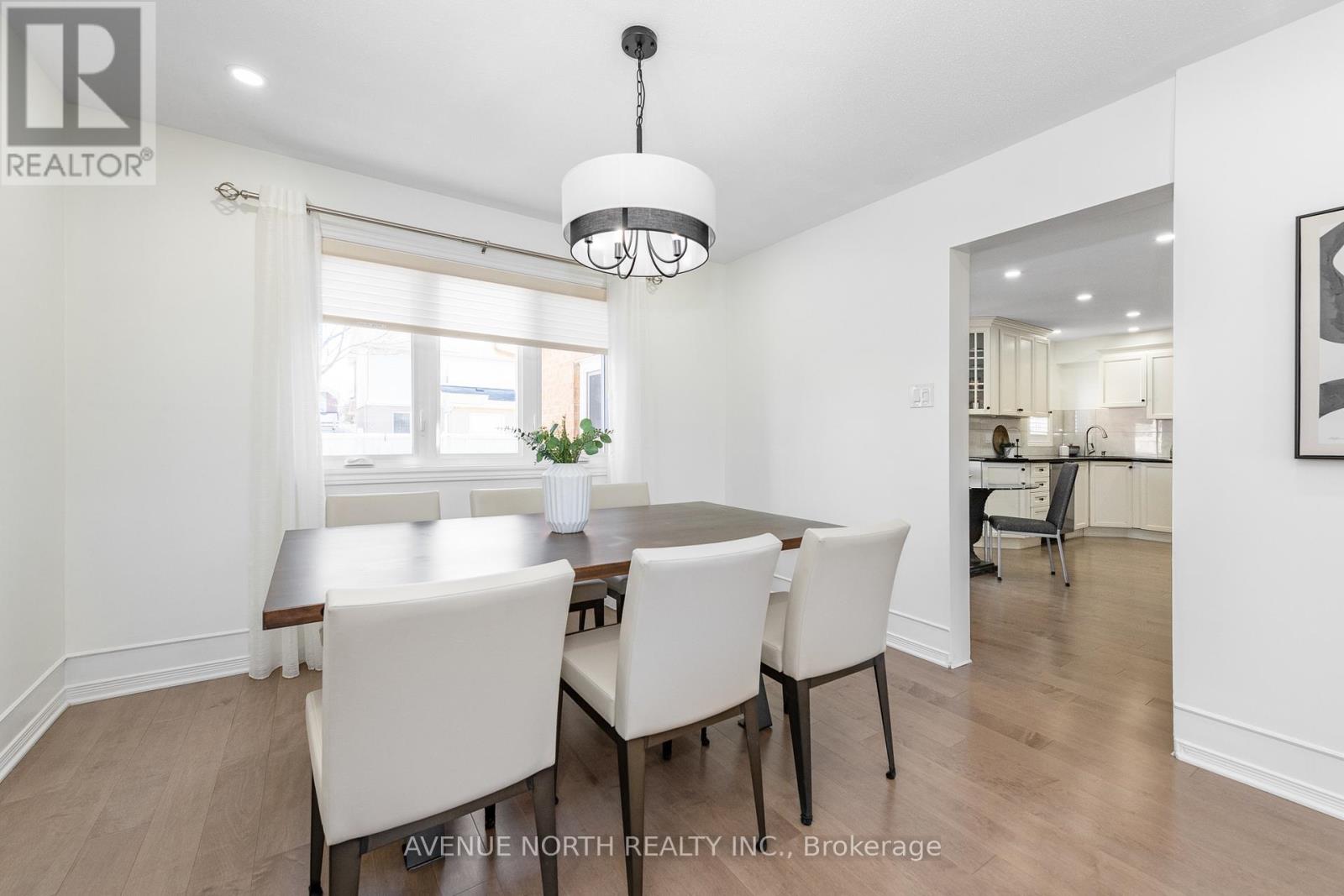 3028 Courtyard Crescent