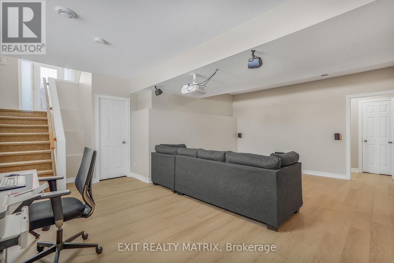 403 Centenaire Street