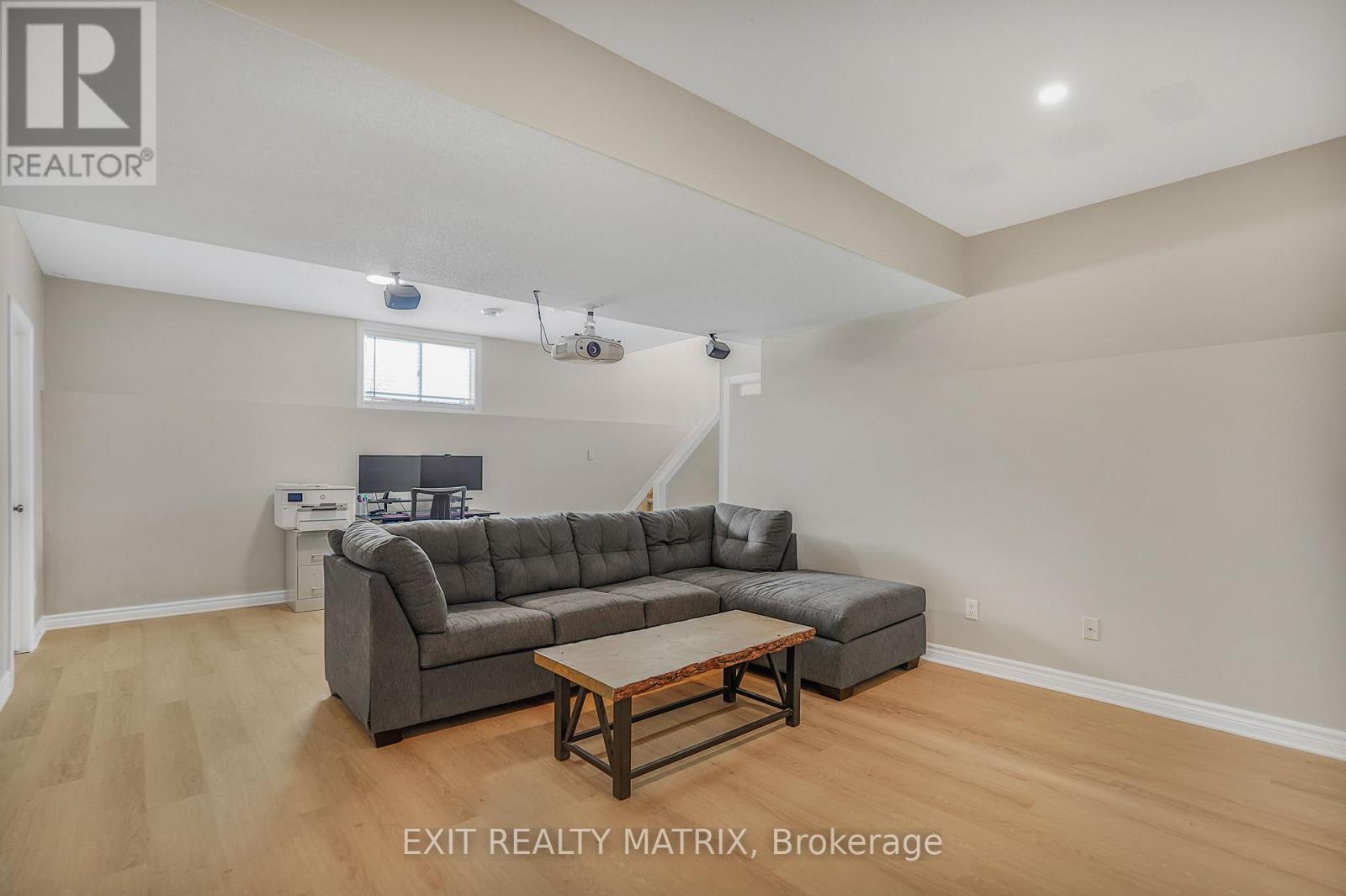 403 Centenaire Street