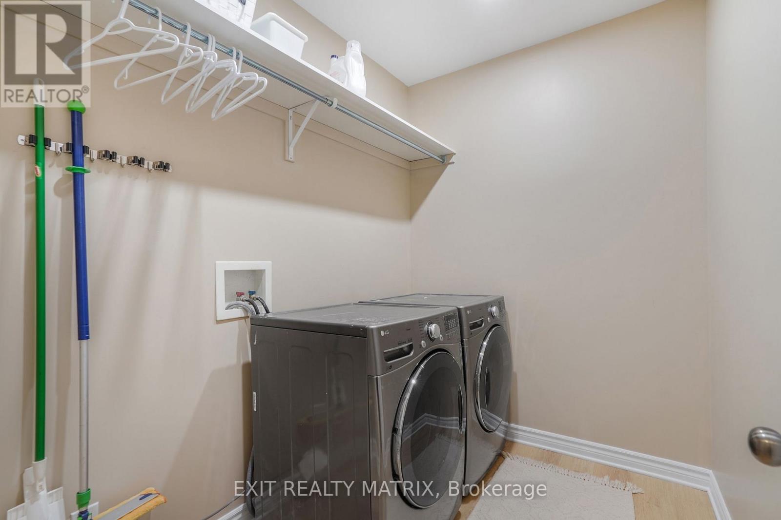 403 Centenaire Street