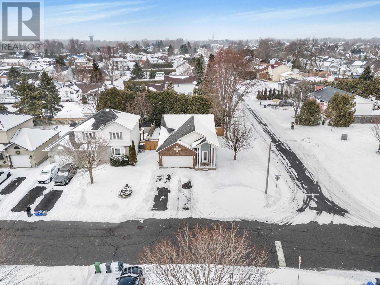 403 Centenaire Street