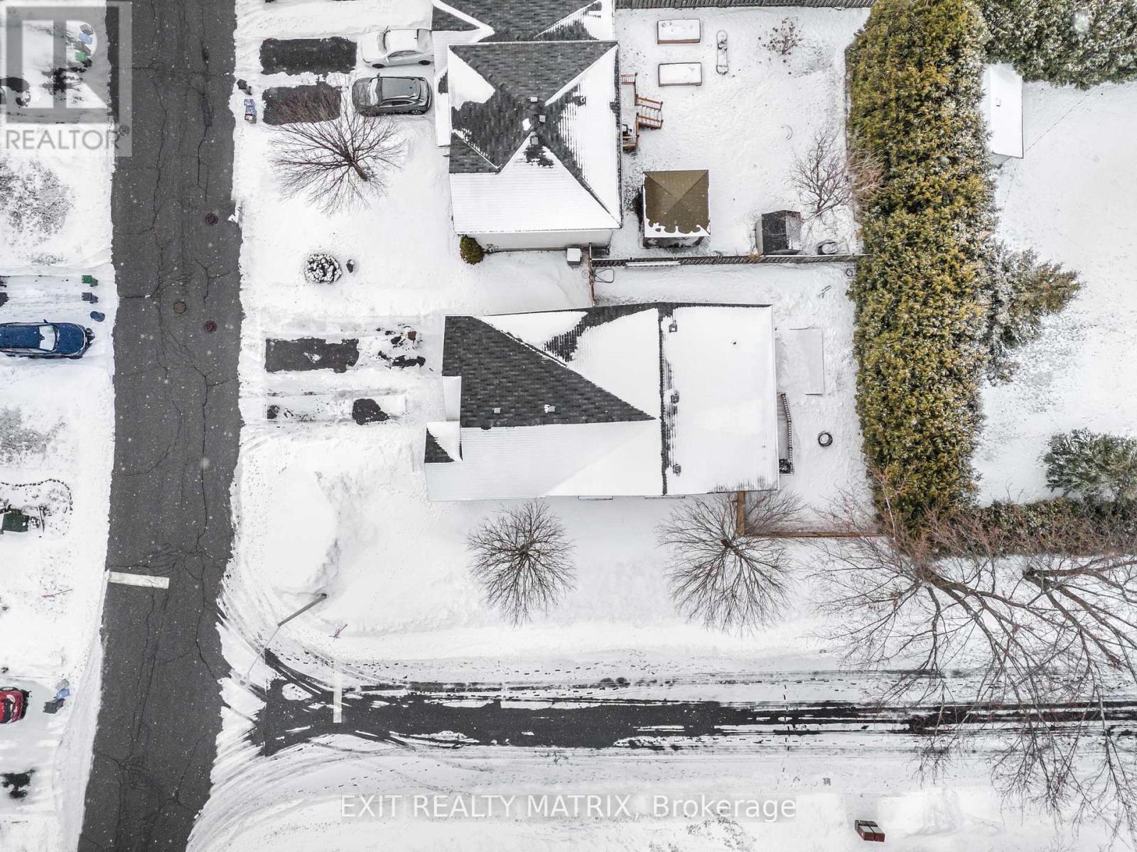 403 Centenaire Street