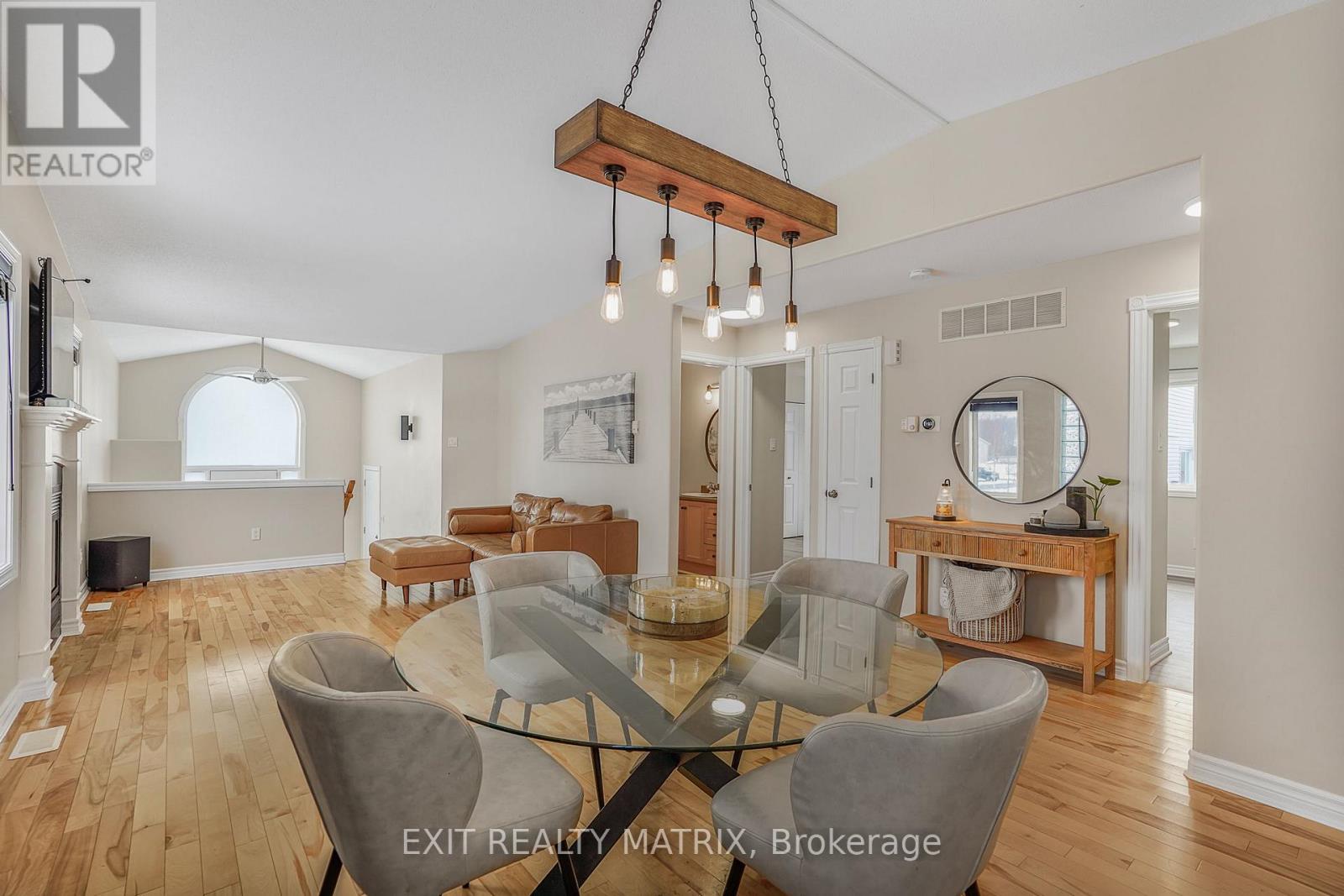 403 Centenaire Street