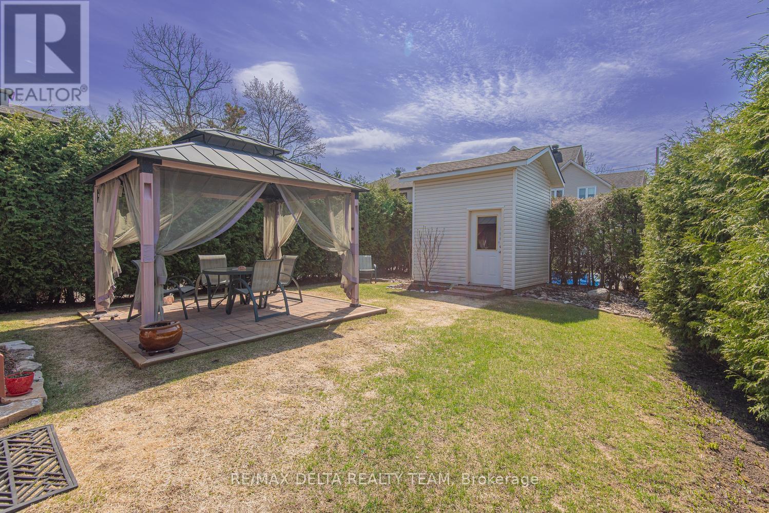 892 Beauchamp Avenue