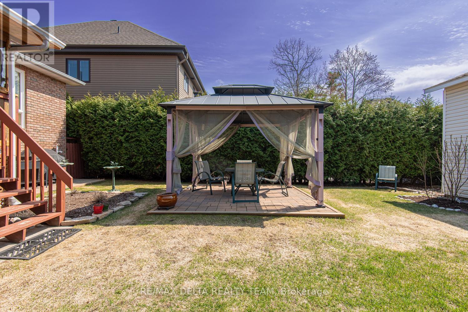 892 Beauchamp Avenue