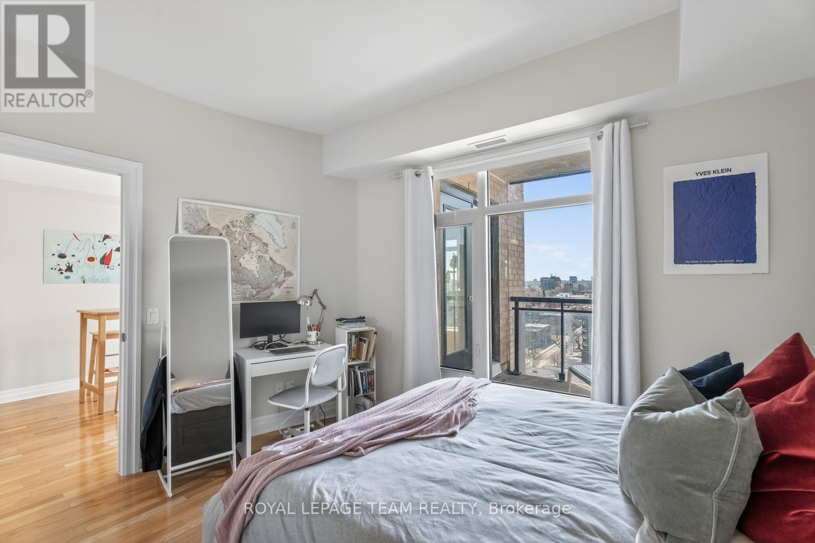 1101 - 245 Kent Street