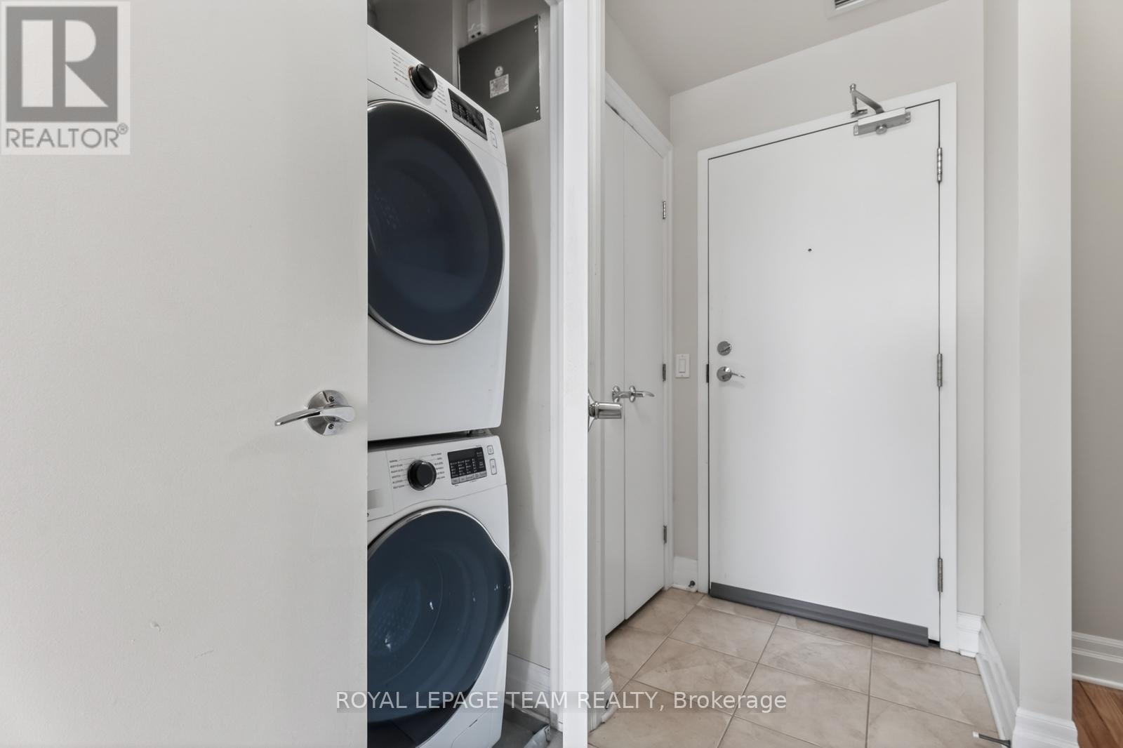 1101 - 245 Kent Street