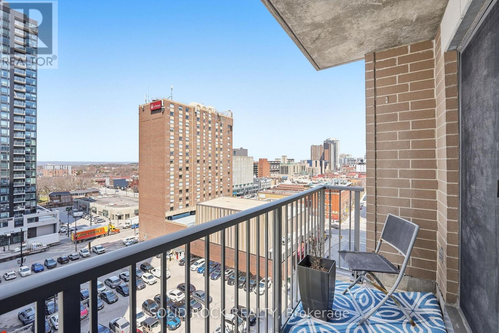 910 - 200 Besserer Street