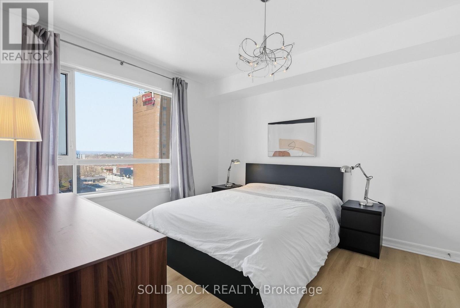 910 - 200 Besserer Street