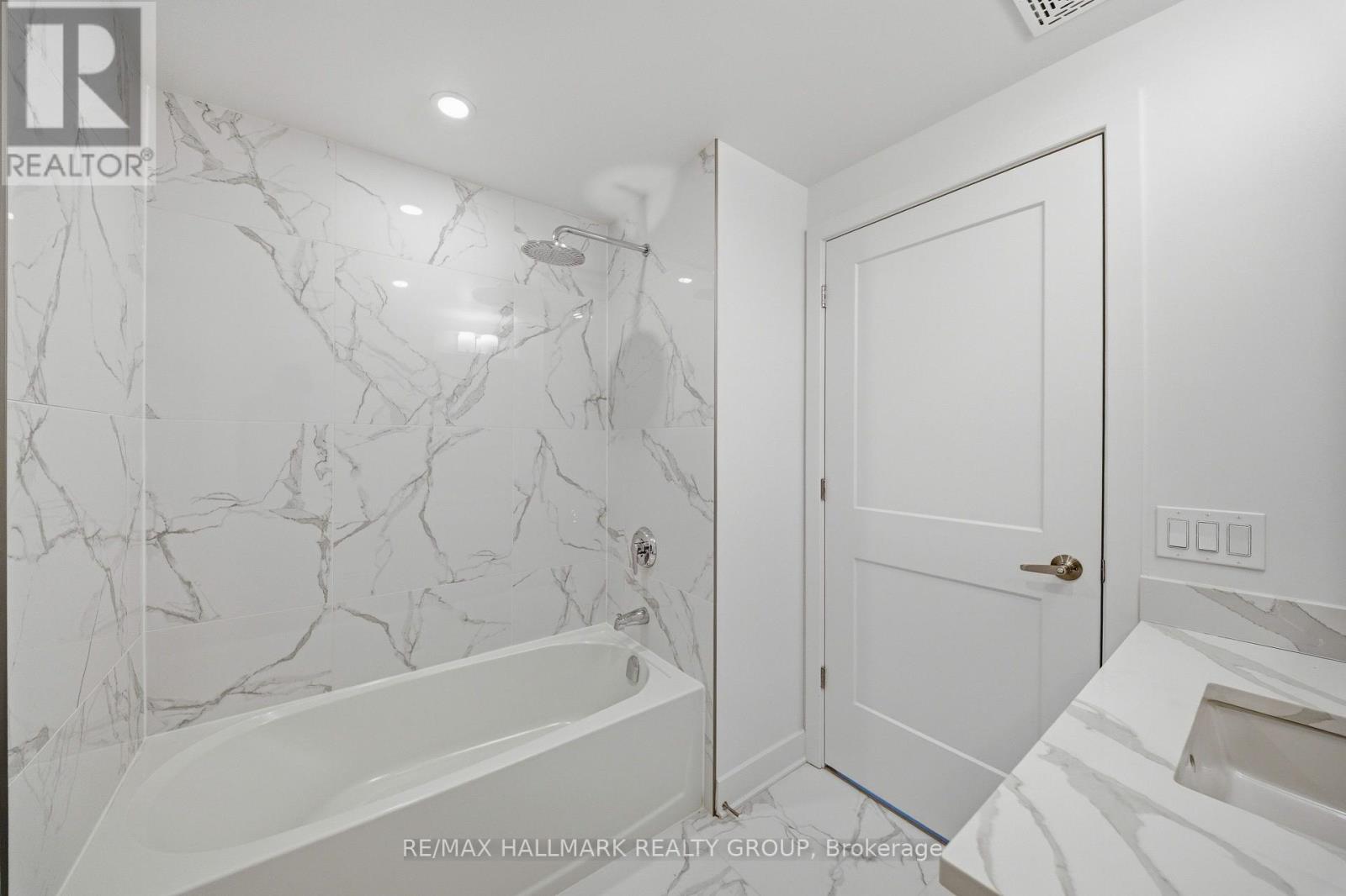 1407 - 180 George Street