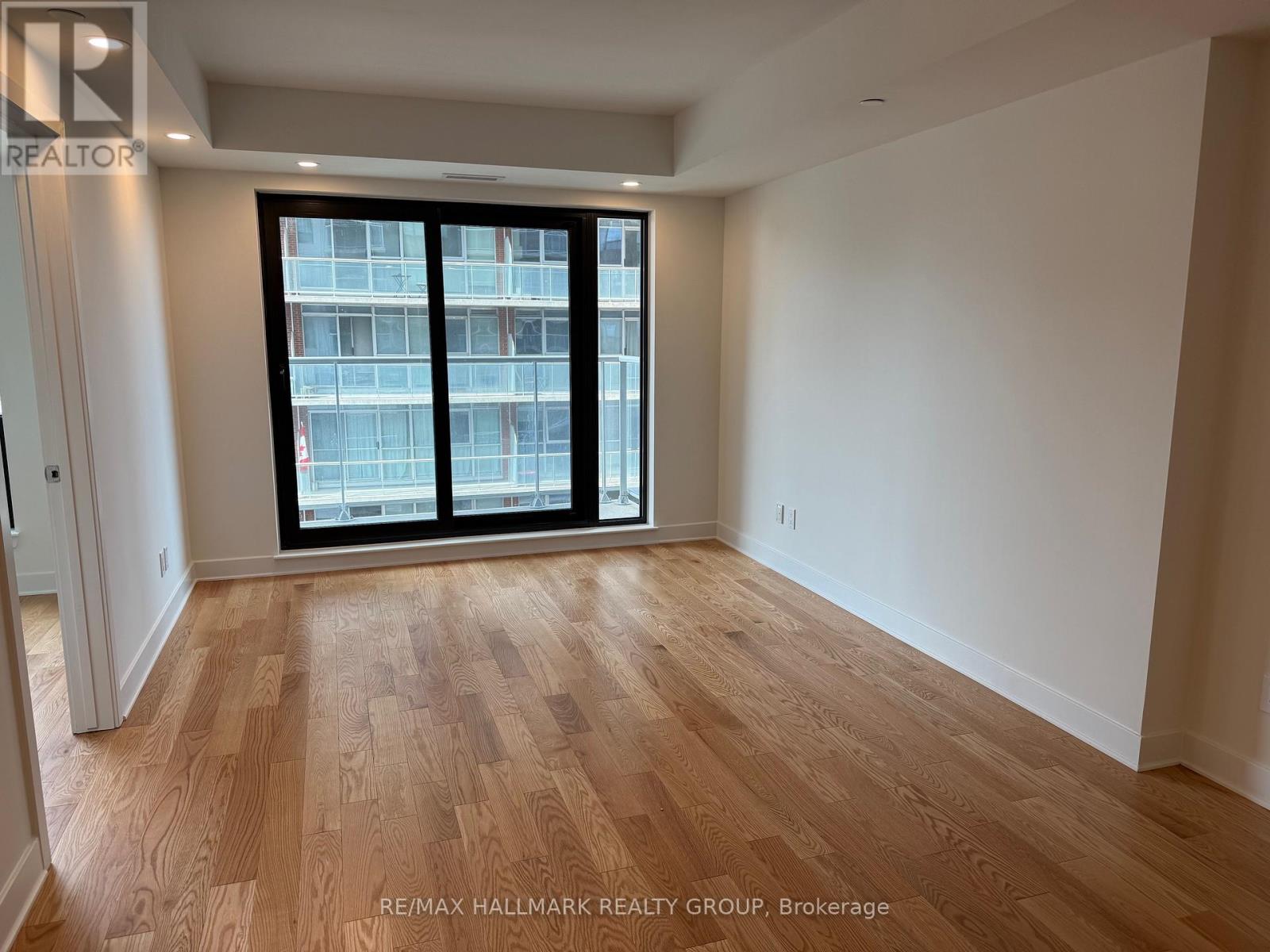 1004 - 180 George Street