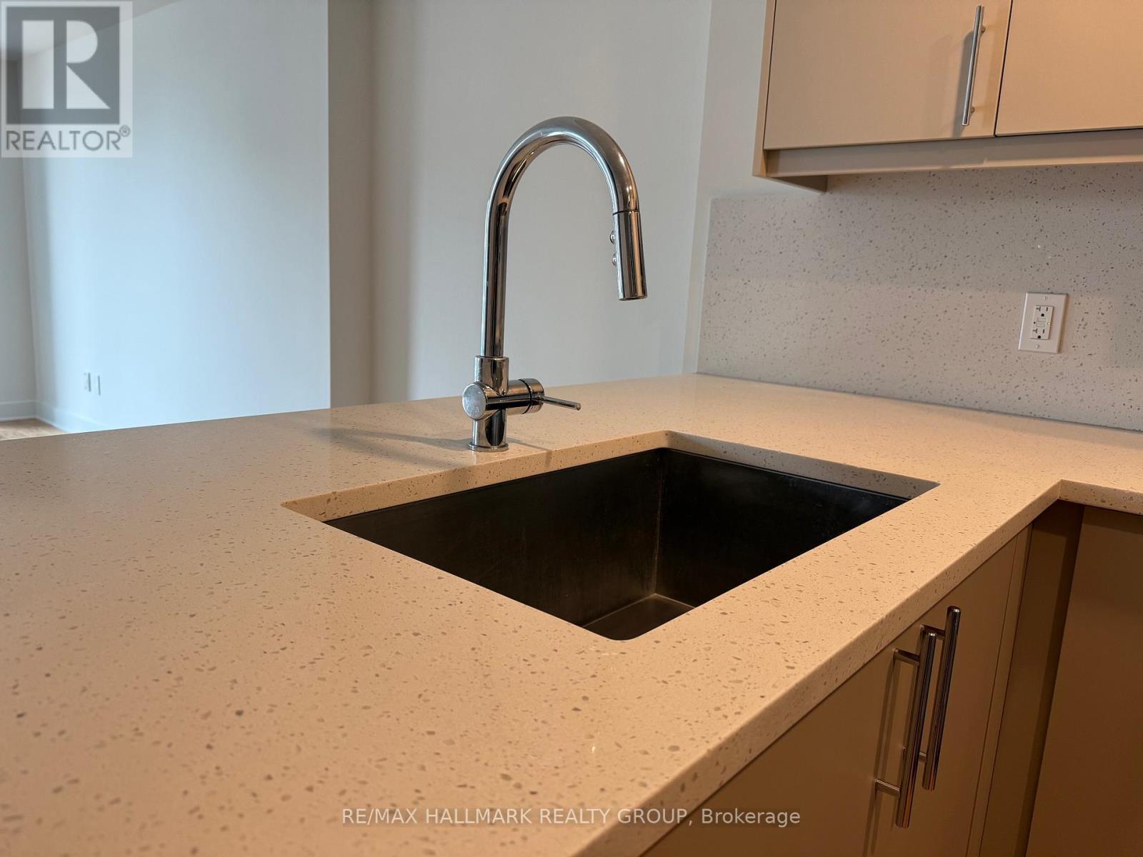 1004 - 180 George Street