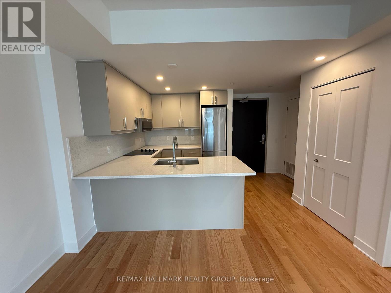 1004 - 180 George Street