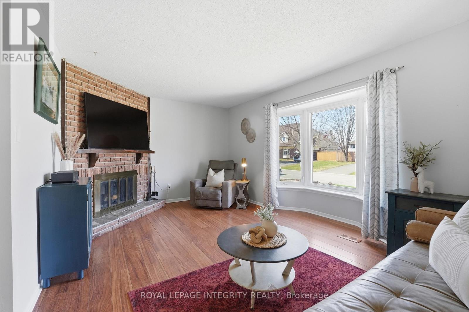 776 Vinette Crescent