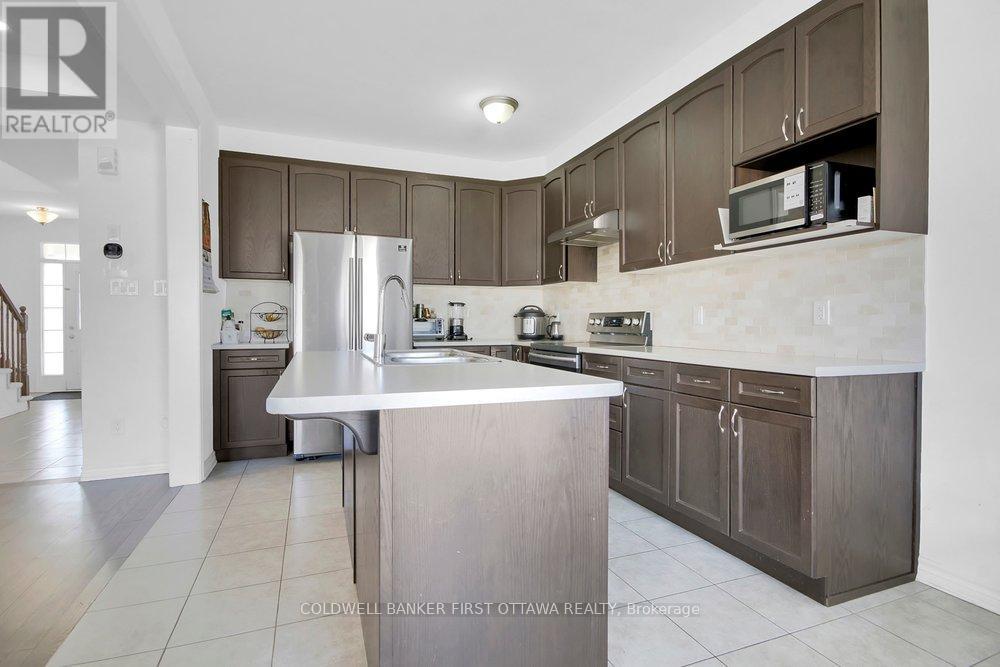 4852 Abbott Street E