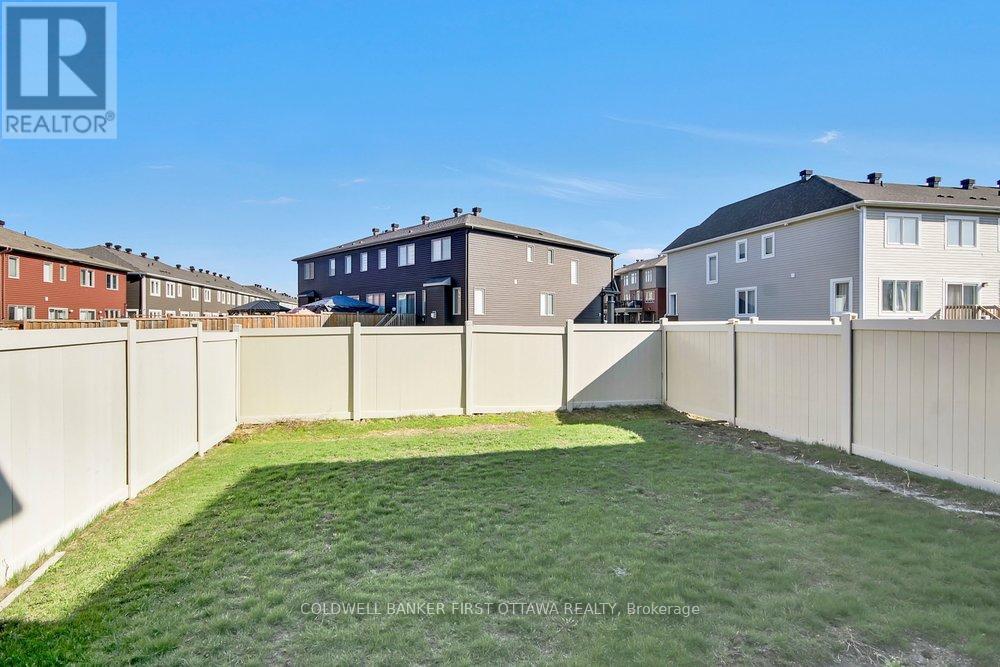 4852 Abbott Street E