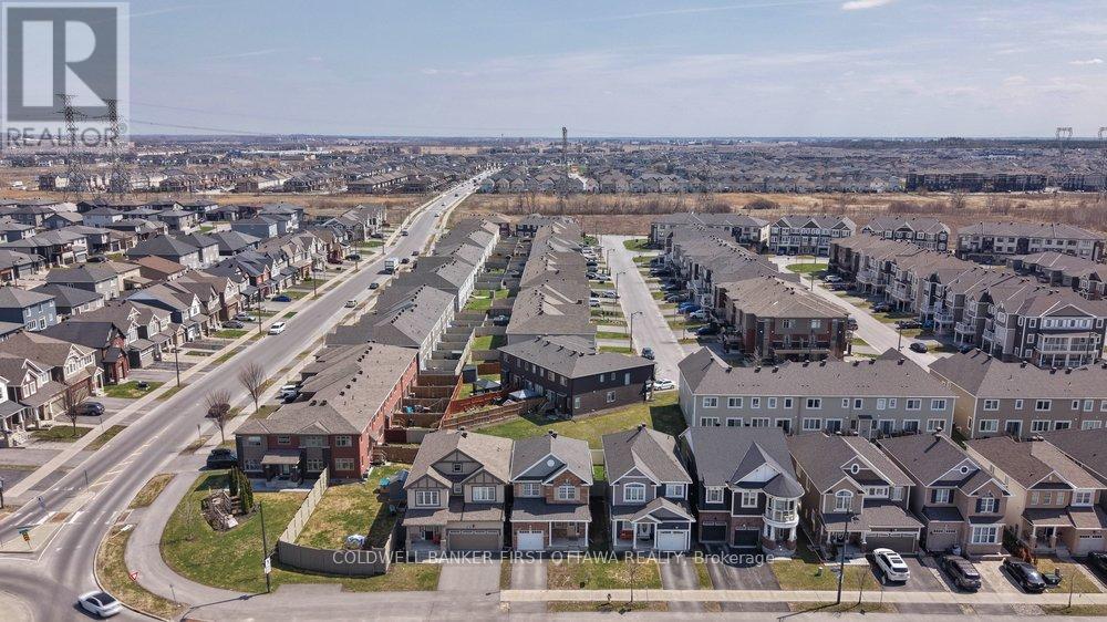 4852 Abbott Street E