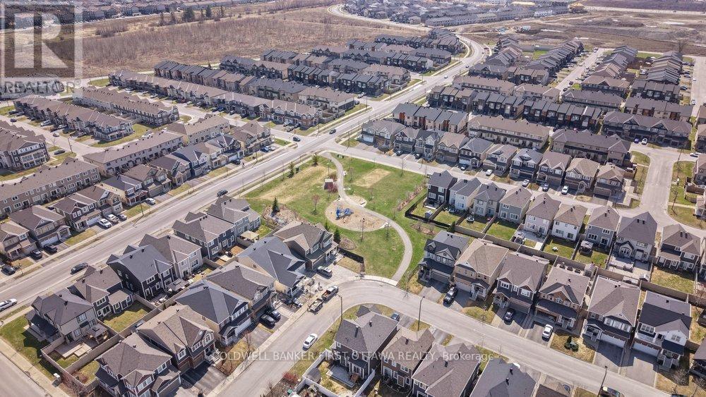 4852 Abbott Street E