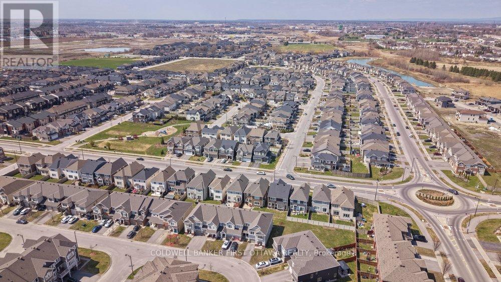 4852 Abbott Street E